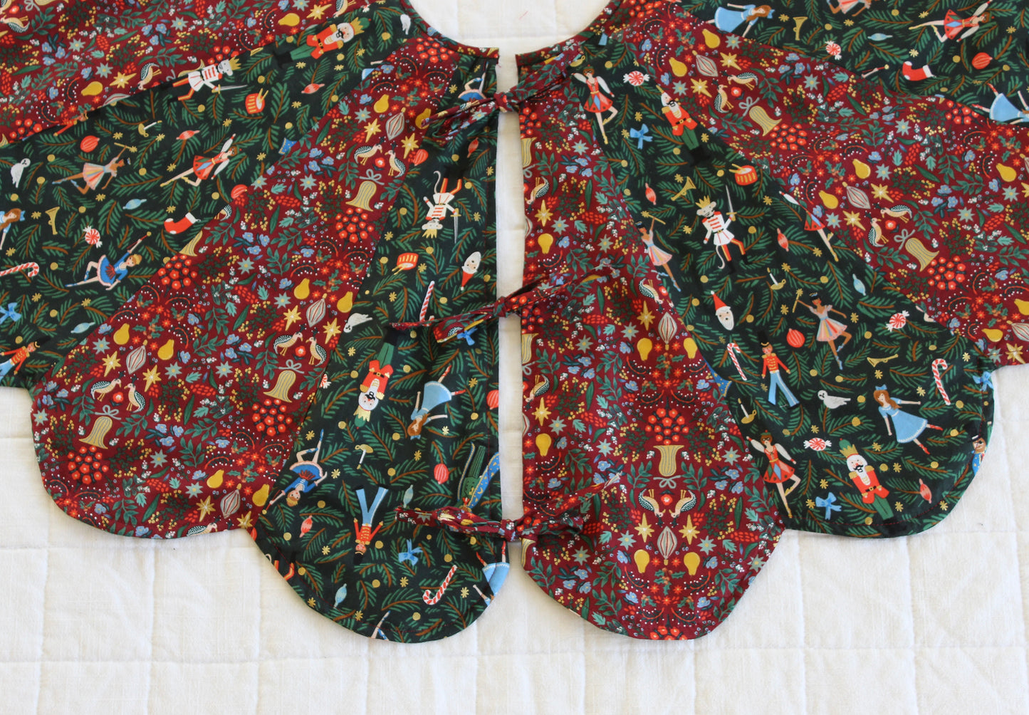 Scalloped Tree Skirt | PDF Sewing Pattern